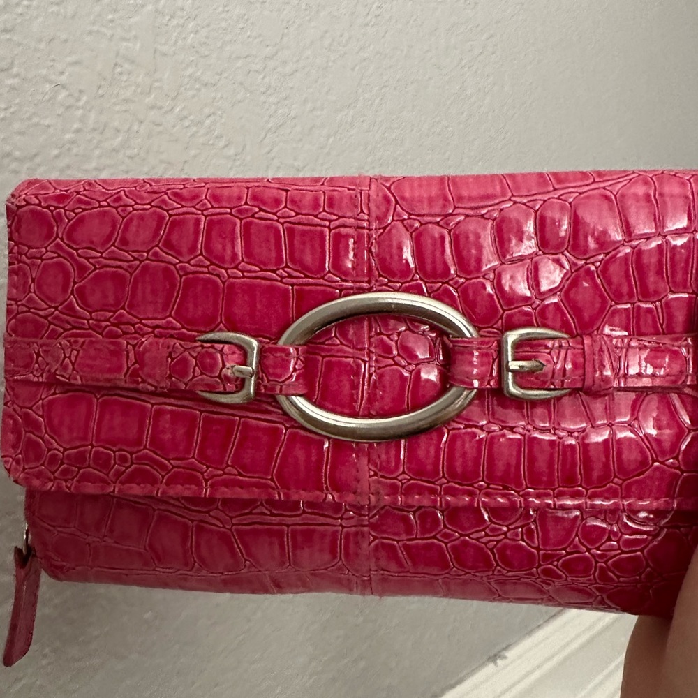 Such Y2K clutch 🎀💗